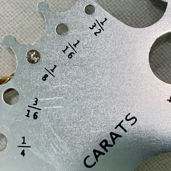 18K Gold & Diamond Vintage Heart Pendant - Picture 7 of 11